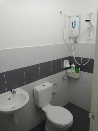 A临近legolend, 新加坡第二通道,711便利店,99 Speed Mart,咖啡店,面包店. Vacation rental in Johor
