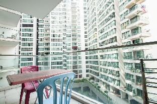 One BR Balcony/KLCC VIEW Pool/5mins walk to PWTC Vacation rental in Federal Territory of Kuala Lumpur