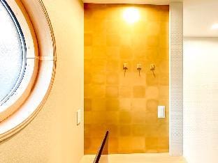 H全新～獨立屋*兩浴兩衛*商店街*大型超市*車站4分鐘*機場鐵路35分鐘直達 提供接送機/導遊服務 Vacation rental in Osaka