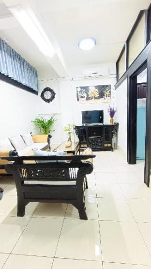 Local-Style Apartment: 1 Bedroom Vacation rental in Vientiane