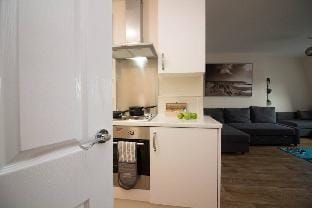 StayZo Castle Point 18 Apartments - Premier Lodge Apartment in Southampton