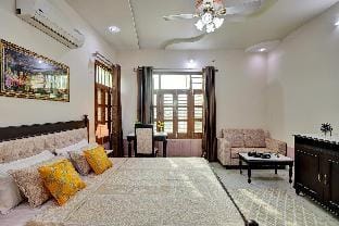 Arna Villa by VEO - Part of StayVista Villa in Udaipur
