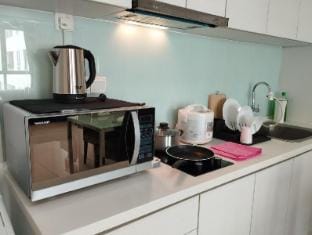 CharmingStudio@Mansion One_5pax@ Gurney/Gleneagles Apartment in George Town