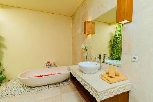Adore 4 BR Private Pool Villa #NE06B Villa in Bali