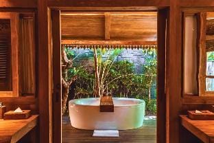 Entire 5 BR With Private Pool Villa NE144A Villa in Bali