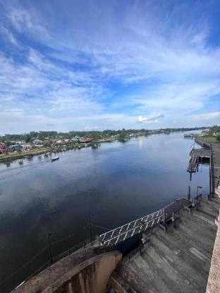 Riverbank suites  405 Apartment in Kuching
