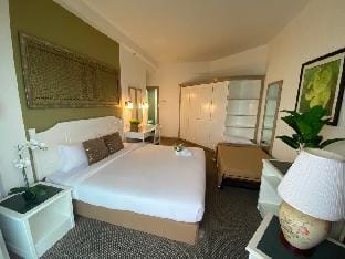 @ Rainbow Paradise Seaview Apartment in Tanjung Bungah
