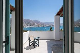 Parikia Cove Mansion Apartment in Paros, Greece