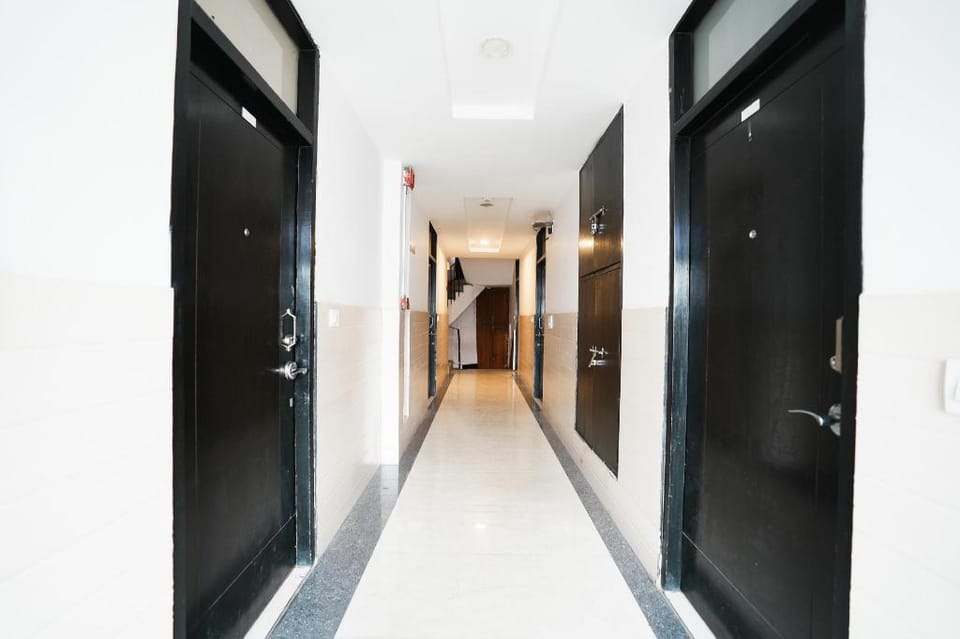 Hotel Paradise International Near IGI Delhi Airport Hotel in New Delhi