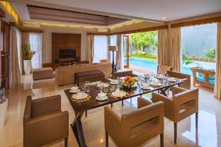 Luxury 3 BR Private Pool Villa Seminyak NE04A Villa in Kuta