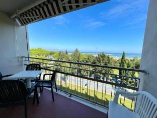 Stunning studio with big terrace by Beahost Rentals Apartment in Porto Santa Margherita