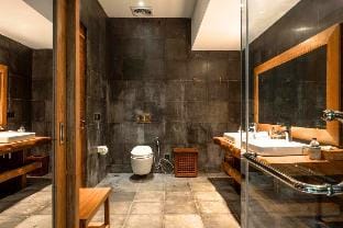 Entire 5 BR Private Pool Villa IR04A Villa in Bali