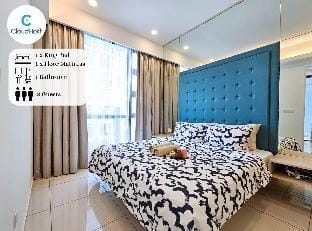 Robertson (33) Balcony |Bkt Bintang| Jln Alor| LRT Apartment in Federal Territory of Kuala Lumpur