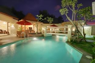 The 2BR W/Tropical garden & Pool in Jimbaran Villa in Bali