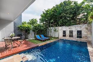 Trixie Town House 2 With Private Pool Country House in Rawai