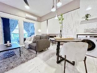 Soft & Warm 1BR Suite @ Arte Mont Kiara w/ Pool Vacation rental in Federal Territory of Kuala Lumpur
