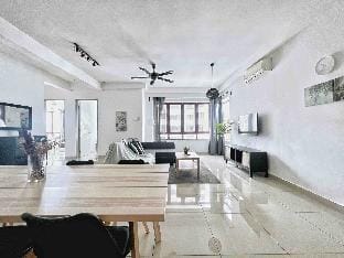 Big Family 3BR Condo w/ Netflix & Near LRT Vacation rental in Federal Territory of Kuala Lumpur