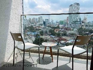 Aletheia Studio KLCC  •Parking •Netflix• Balcony Apartment in Federal Territory of Kuala Lumpur
