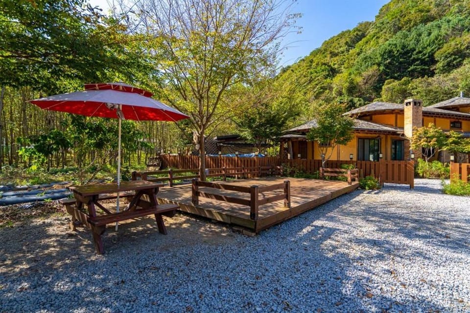Kim Satgat Heukjib Yiyagi Bed and Breakfast in South Korea