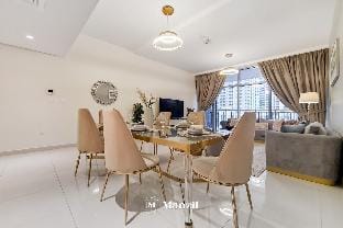 Designer 3 BR w/ walking distance to Dubai Mall Vacation rental in Dubai