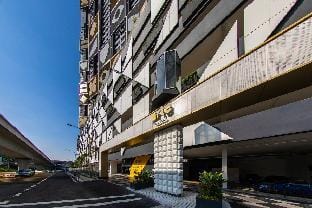 Luxury Suite Arte Cheras by MOKA Near Lotus & MRT Vacation rental in Federal Territory of Kuala Lumpur
