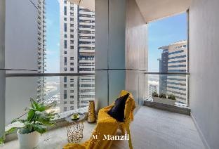 Manzil - Stunning 2BR in Dubai Marina w Sea Views Vacation rental in Dubai