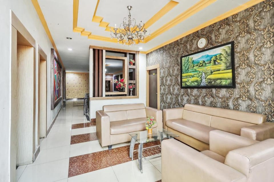 Collection O 93163 Hotel Grand Kartika Hotel in Indonesia