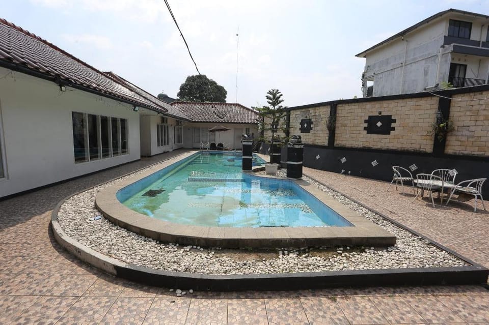OYO 93159 Resort Cinta Kasih Hotel in Cisarua