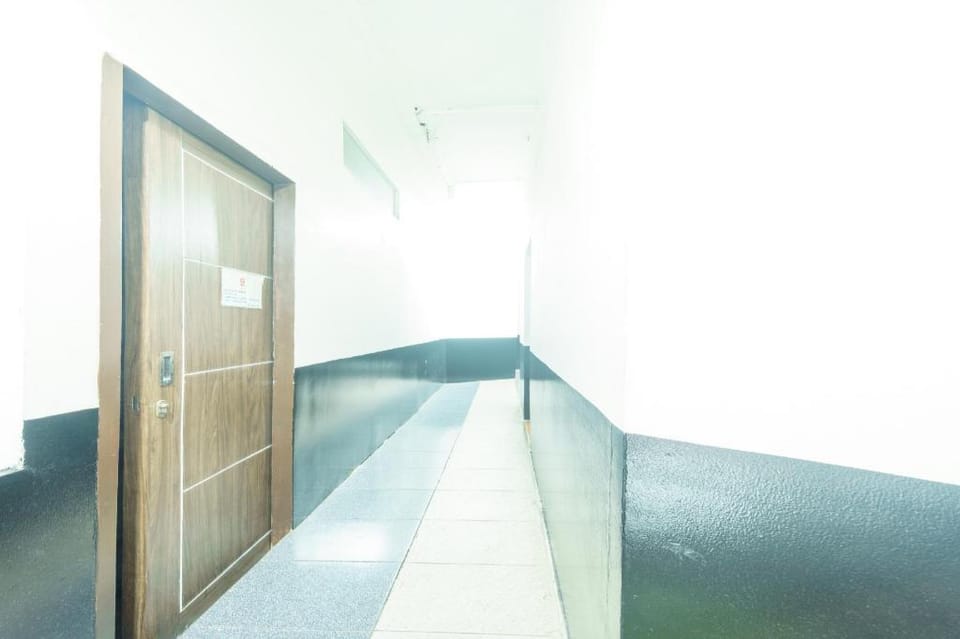 OYO 93134 Hotel Radom Near Kinderfield School Hotel in Jakarta