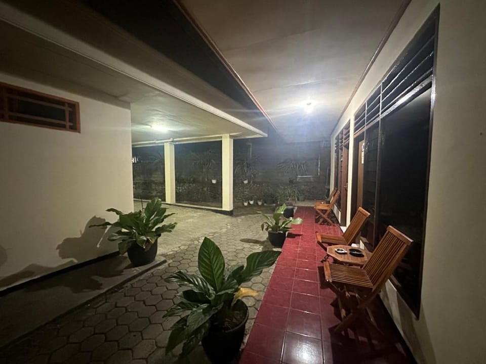 OYO 93136 Hotel Santo Djaya 2 Hotel in Cisarua