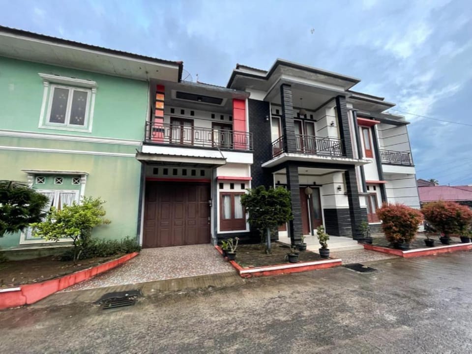 OYO 93143 Mega Raudhah Syariah Hotel in West Sumatra, Indonesia