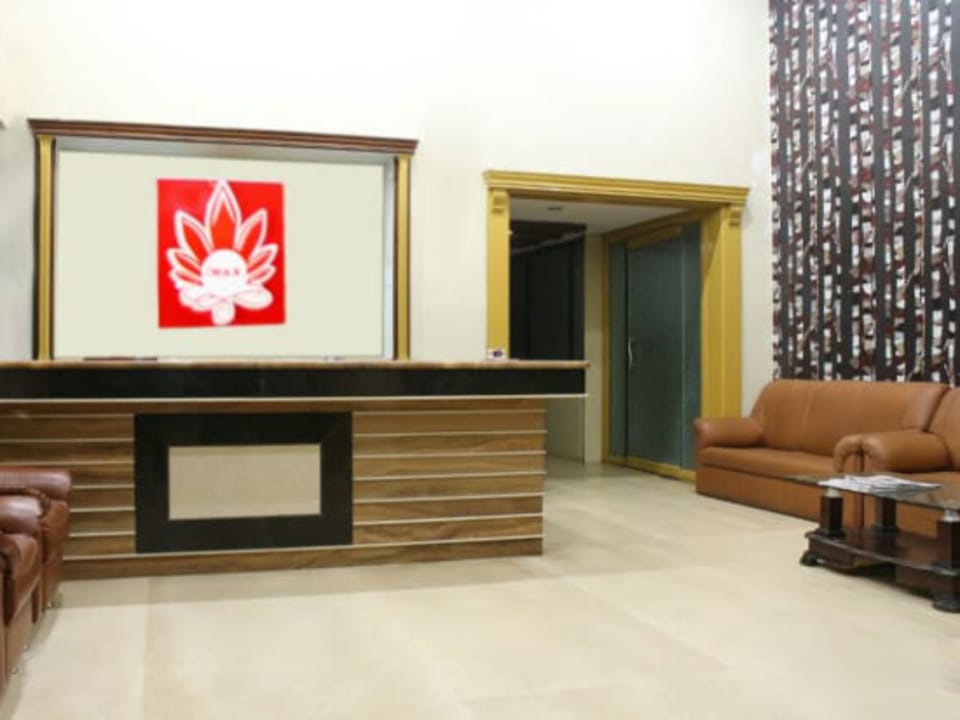 OYO Flagship Hotel Sunrise Hotel in Vijayawada