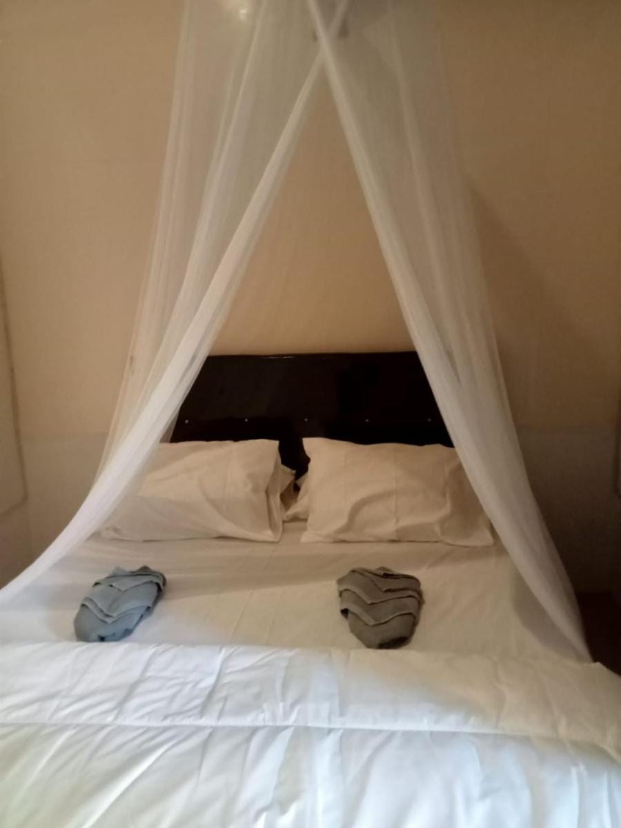 Black Sweet Bungalow Inn in Pemenang