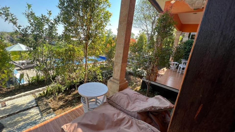 La Village Hill View Bed and Breakfast in Nusapenida