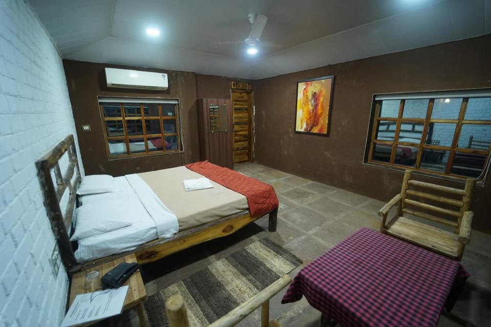 Wild Woods Tiger Resort Hotel in Maharashtra