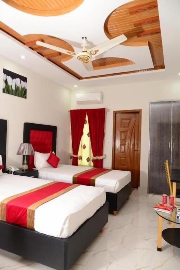 Galaxy Family Hotel Karachi Airport Bed and Breakfast in Karachi
