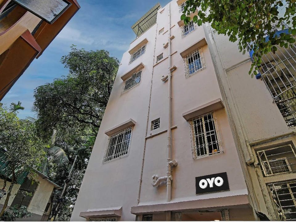 Super Hotel O Golden Palace Hotel in Kolkata