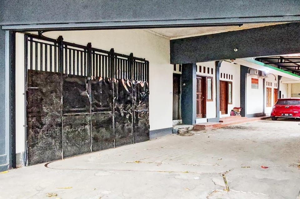 Hotel O Guest House Cemara 2 Hotel in Indonesia