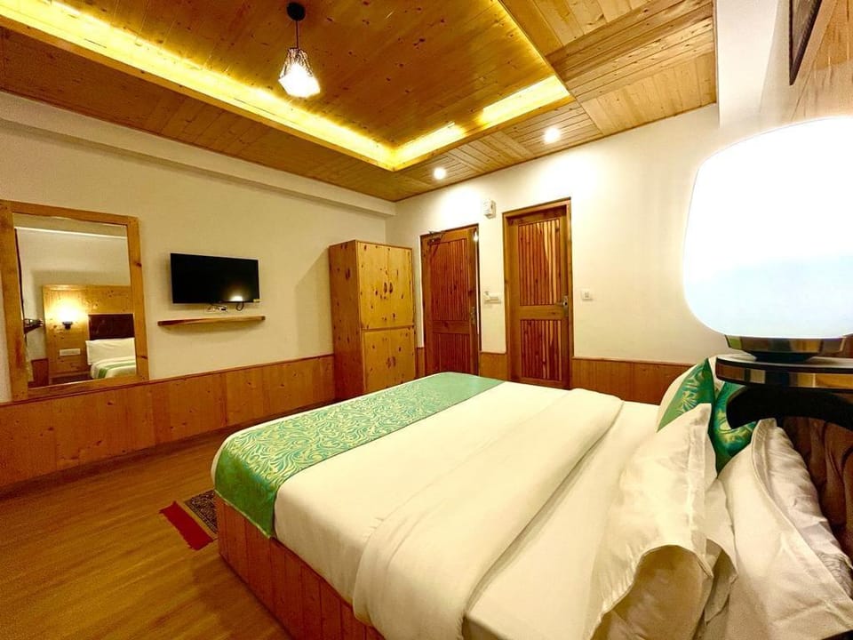 Manali Outdoor Retreat Hotel in Himachal Pradesh