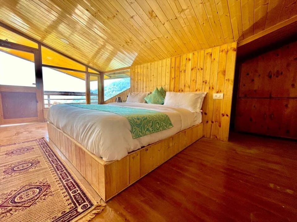 Manali Outdoor Retreat Hotel in Himachal Pradesh