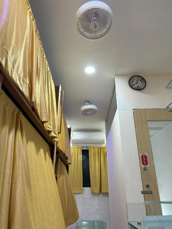 BOMBAY72 DORMITORY Hotel in Mumbai