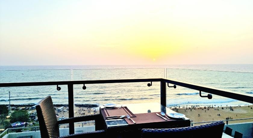 Corundum Breeze Negombo Hotel in Negombo