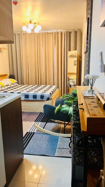 Cebu Cozy Condo with Balcony near Airport Apartment in Lapu-Lapu City
