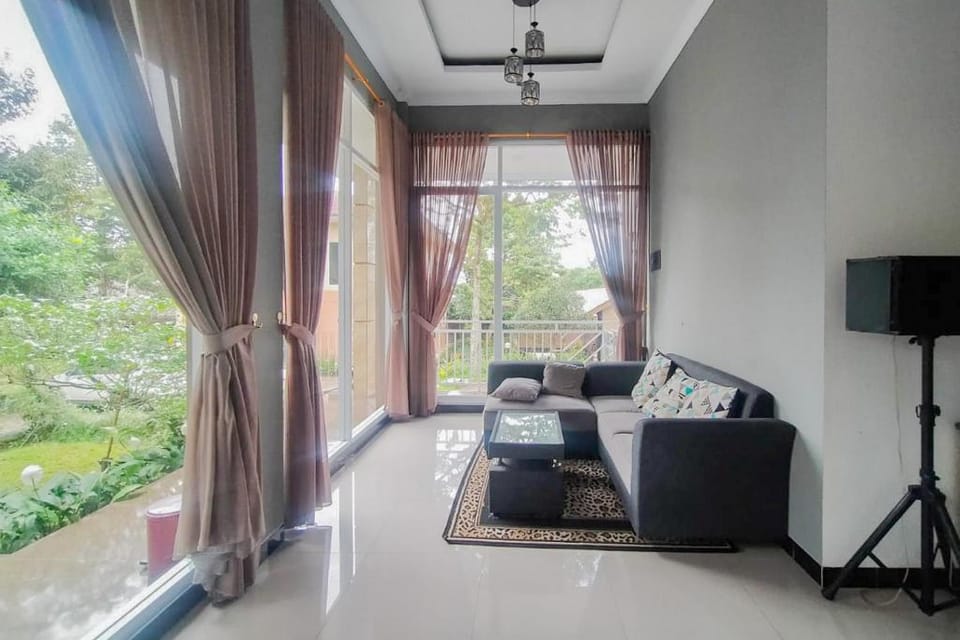 The Lavana Villa Marwah Puncak Villa in Cisarua