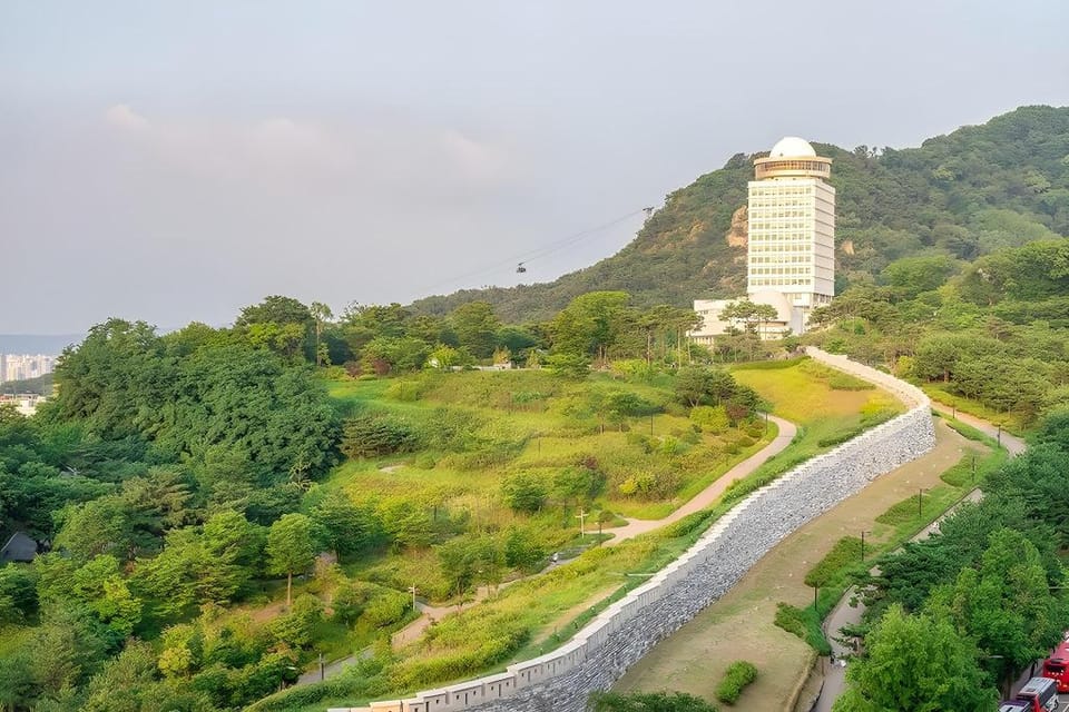 Jnineguesthouse Bed and Breakfast in Seoul