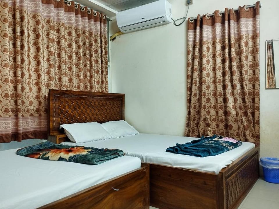 Hotel Labbaik Three Hotel in Dhaka