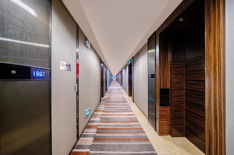 Poly World Trade Weifuton Apartment (Guangzhou Tower Pazhou Exhibition Centre Branch) Apartment in Guangzhou