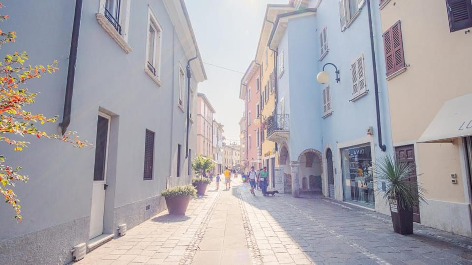 Old Town Alley - Italian Homing Apartment in Desenzano del Garda