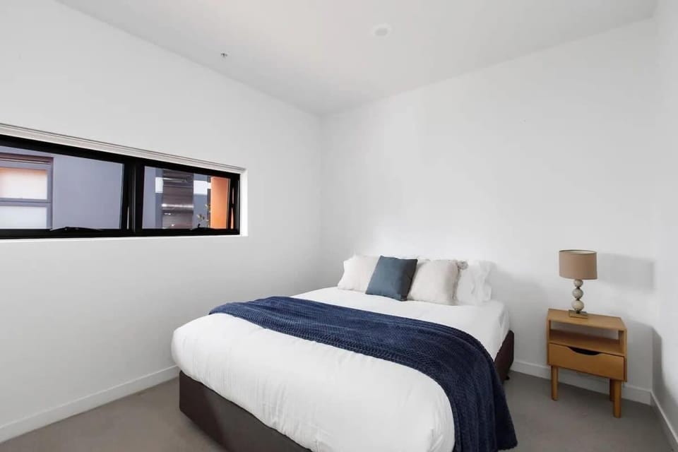 A 3BR Apt Next to Melbourne Zoo, FREE Parking Vacation rental in Melbourne