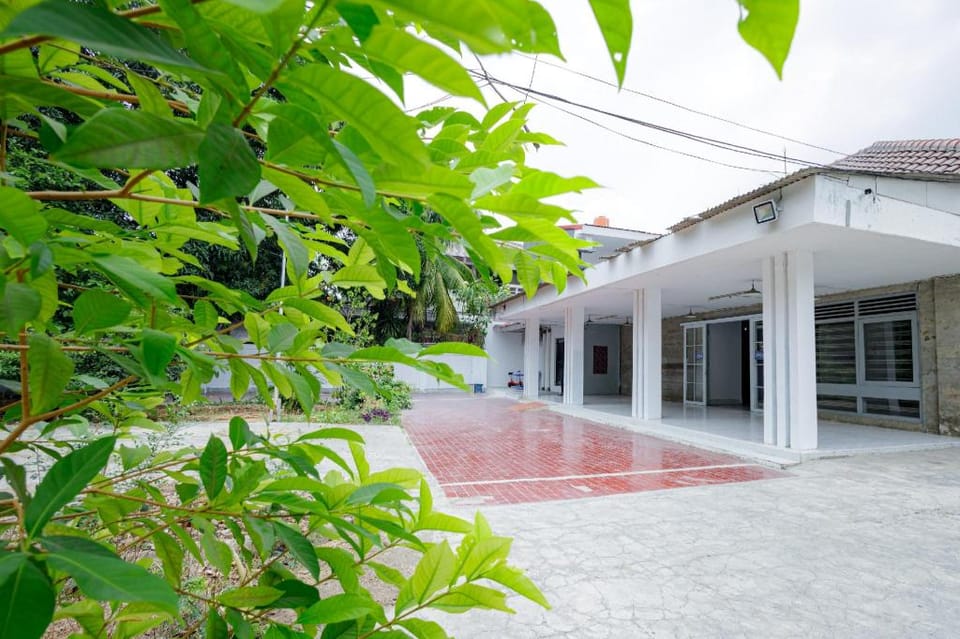 RedDoorz near Jalan Cikini Hotel in Jakarta